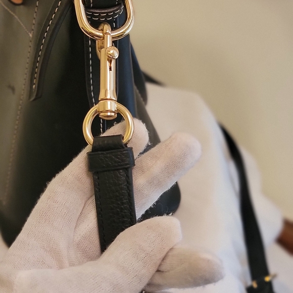 Dooney And Bourke W/ Matching Wallet - Picture 13 of 16